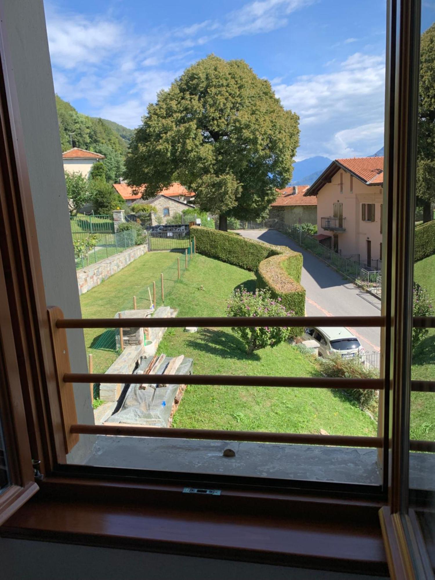 Casa Savina - Stupenda Vista Lago E Monti プレージオ エクステリア 写真